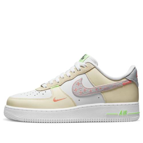ナイキ 白色 ホワイト 茶色 ブラウン エアフォース '07 'JUST GREEN' スニーカー メンズ NIKE AIR FORCE 1 LV8 STITCH IT - WHITE SHADE FB1852-111 / WHITE BROWN