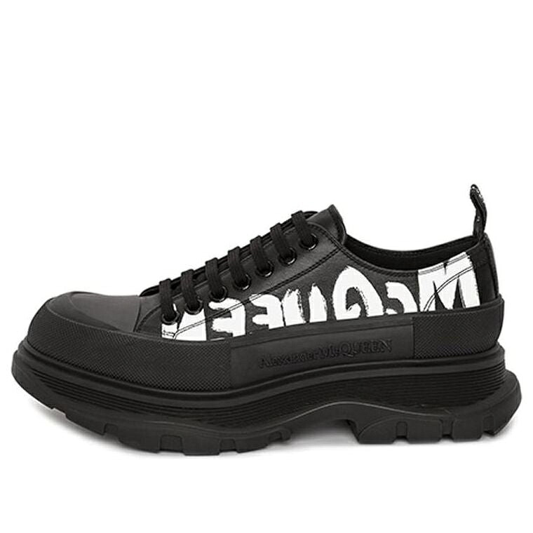 アレキサンダーマックイーン 黒色 ブラック 白色 ホワイト 'BLACK WHITE' スニーカー メンズ ALEXANDER MCQUEEN ALEXANDER MCQUEEN TREAD SLICK LOW LACE UP CANVAS GRAFFITI 682423WIABD1070 / BLACK WHITE