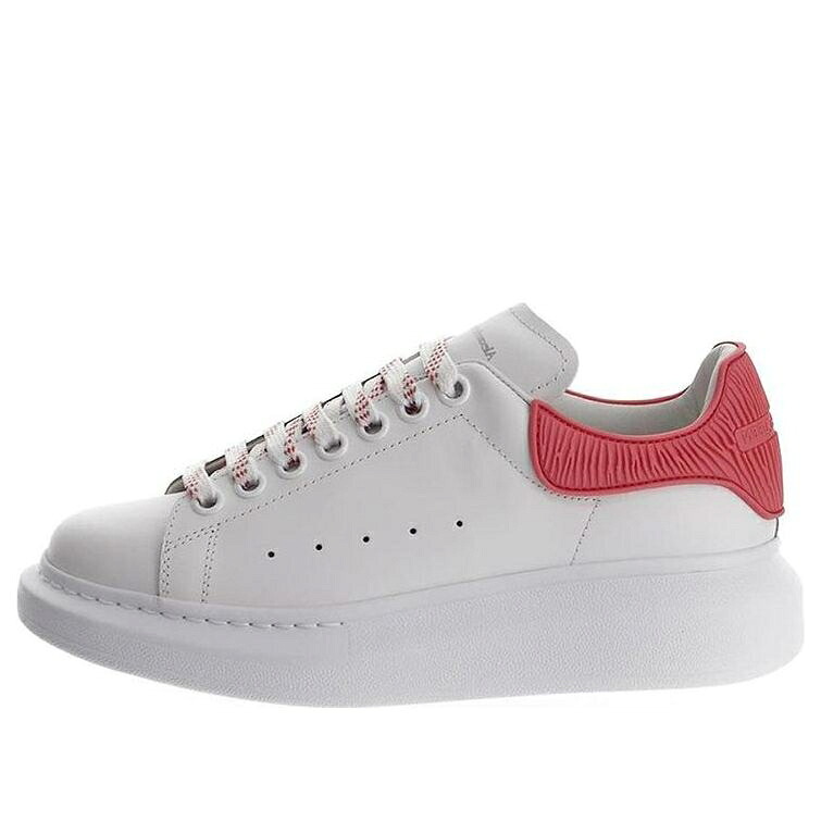 アレキサンダーマックイーン スニーカー 運動靴 白色 ホワイト クリーム 赤 レッド 'CREAM RED' スニーカー レディース ALEXANDER MCQUEEN (WMNS) ALEXANDER MCQUEEN OVERSIZED SHOES WHITE 718157WICGK9387 / CREAM WHITE｜スニケス