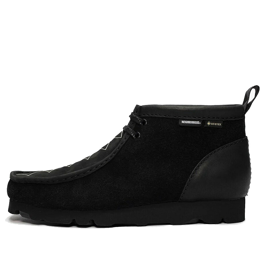 クラークス ブーツ 黒色 ブラック 'BLACK SUEDE' スニーカー メンズ CLARKS X NEIGHBORHOOD WALLABEE BOOTS GTX COMBI 26166768 / BLACK|スニケス