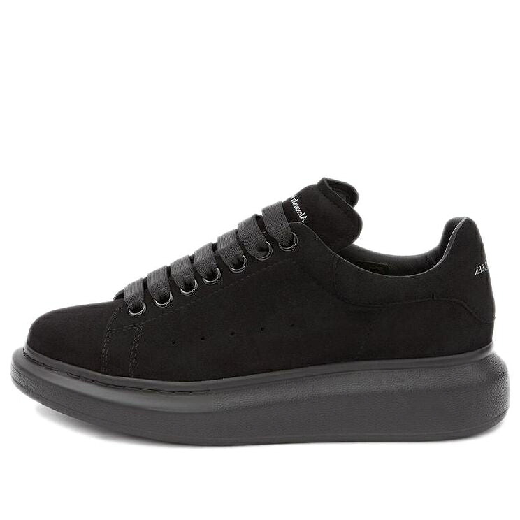 アレキサンダーマックイーン 靴 スニーカー 黒色 ブラック 'PURE BLACK' レディース ALEXANDER MCQUEEN (WMNS) ALEXANDER MCQUEEN OVERSIZED SNEAKER 558943WHV671000 / BLACK|スニケス