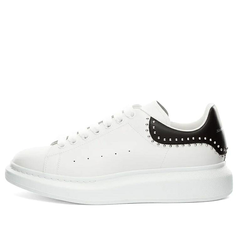アレキサンダーマックイーン 靴 スニーカー 白色 ホワイト 黒色 ブラック 'WHITE STUDS' メンズ ALEXANDER MCQUEEN ALEXANDER MCQUEEN OVERSIZED SNEAKER 628017WHTQQ9089 / WHITE BLACK