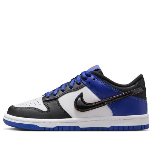 ナイキ ダンク 黒色 ブラック 白色 ホワイト 青色 ブルー ダンクロー 'BLACK BLUE' ジュニア キッズ NIKE (GS) DUNK LOW SE TOE RACER HF0970-100 / BLACK WHITE RACER BLUE ベビー マタニティ スニーカー｜スニケス 27,690円