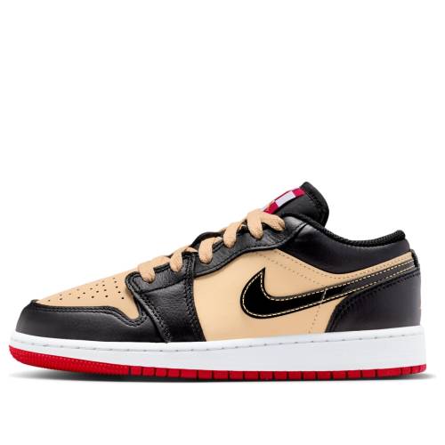 ナイキ ジョーダン ファイア 赤 レッド 白色 ホワイト 黒色 ブラック 'PIZZA' ジュニア キッズ JORDAN (GS) AIR 1 LOW HQ2016-200 / SESAME FIRE RED WHITE BLACK ベビー マタニティ スニーカー 28,145円
