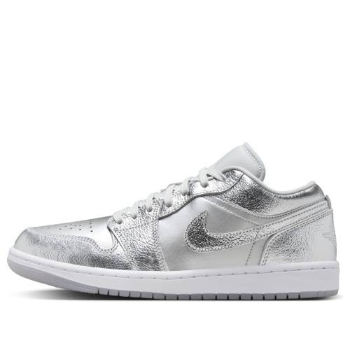 ナイキ ジョーダン しろがね色 しろがね色 \u0027METALLIC SILVER\u0027 スニーカー レディース JORDAN (WMNS) AIR 1 LOW SE FN5030-001 / METALLIC SILVER PHOTON DUST WOLF