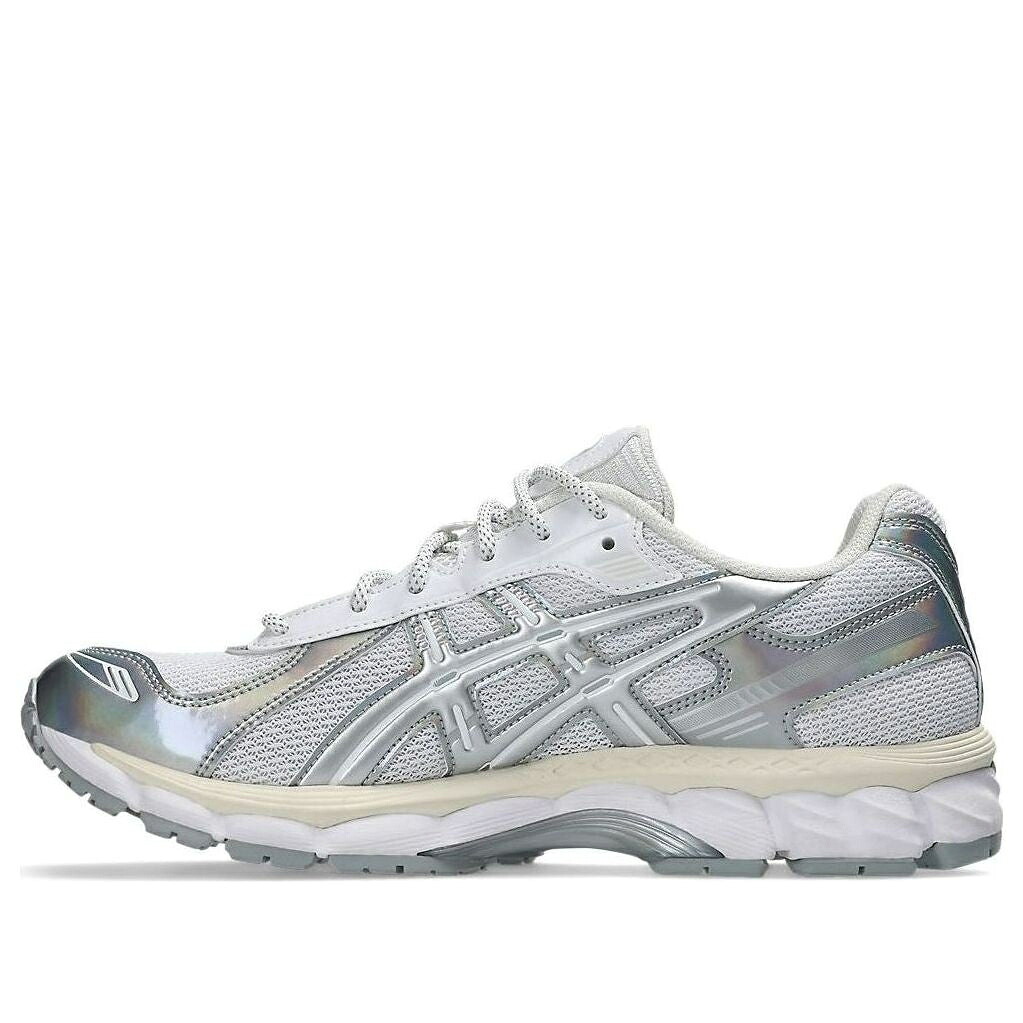 アシックス 皮膚軟化剤 純然たる しろがね色 しろがね色 12.1 \u0027HOLIDAY SILVER\u0027 スニーカー メンズ ASICS GEL-KAYANO PACK - CREAM PURE 1203A996-100 / CREAM PURE SILVER