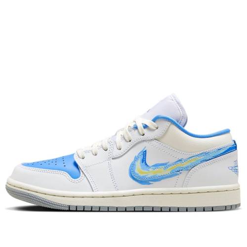 ナイキ ジョーダン 青み 青色 \u0027FLAME SWOOSH\u0027 スニーカー レディース JORDAN (WMNS) AIR 1 LOW SE FJ7219-441 / UNIVERSITY BLUE PSYCHIC BLUE