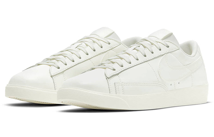 ナイキ ブレイザー スニーカー レディース