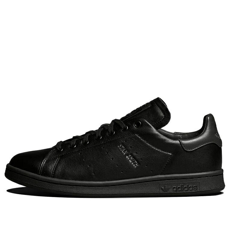 アディダス オリジナルス 黒いこと 黒いこと 観点為損ない \u0027BLACK CARBON\u0027 スニーカー メンズ ADIDAS ORIGINALS STAN SMITH LUX HQ6787 / BLACK