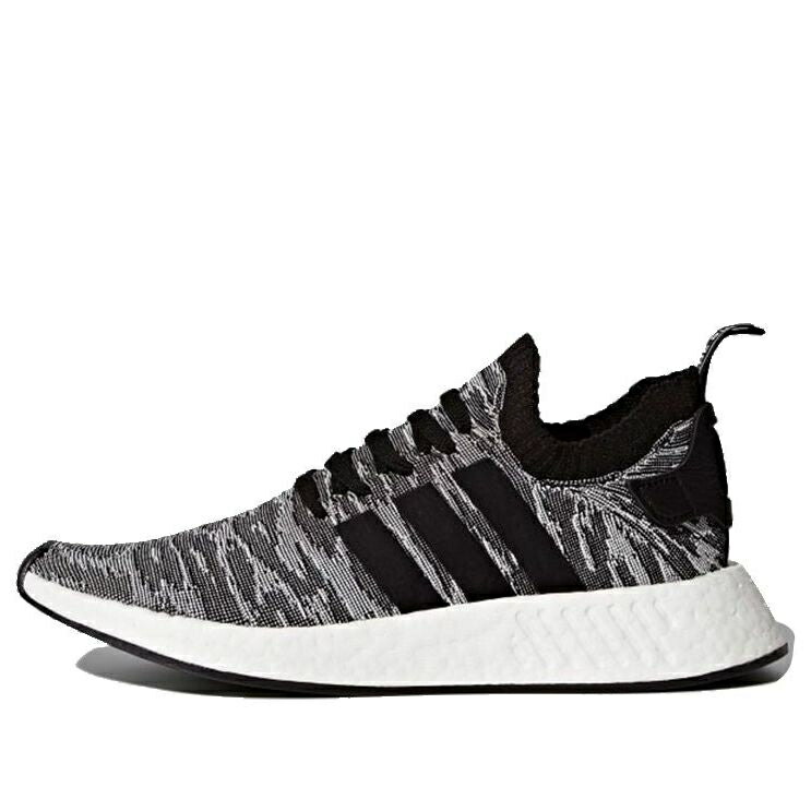 アディダス コア 黒色 ブラック 白色 ホワイト NMD_R2 'CORE BLACK' スニーカー メンズ ADIDAS PRIMEKNIT BY9409 / CORE BLACK FTWR WHITE 23,162円