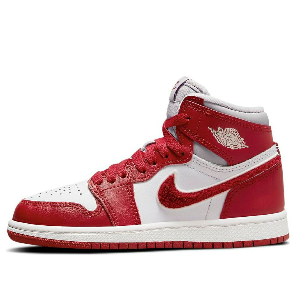 ナイキ ジョーダン ハイ 赤 レッド NEWSTALGIA CHENILLE ジュニア キッズ JORDAN (PS) AIR 1 RETRO HIGH OG CU0449-061 / LIGHT IRON ORE VARSITY RED SAIL ベビー マタニティ スニーカー