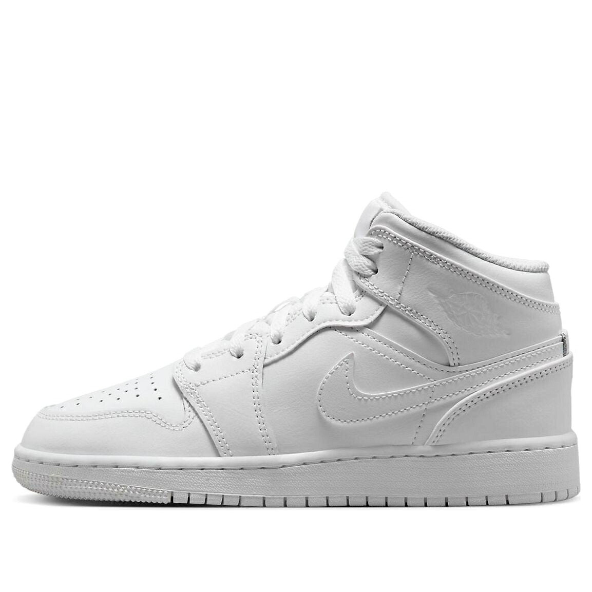 ナイキ ジョーダン ミッド 白色 ホワイト 'TRIPLE 2023' ジュニア キッズ JORDAN (GS) AIR 1 MID WHITE 554725-136 / WHITE WHITE WHITE ベビー マタニティ スニーカー｜スニケス