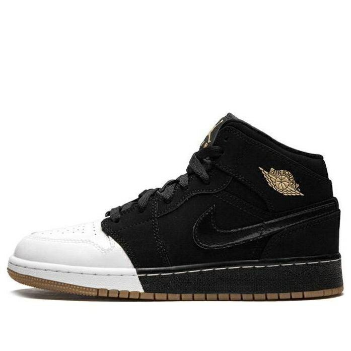 ナイキ ジョーダン ミッド 黒色 ブラック ゴールド 白色 ホワイト 'GOLD GUM' ジュニア キッズ JORDAN (GS) AIR 1 RETRO MID AND 555112-021 / BLACK MTLC GOLD WHITE GUM MED ベビー マタニティ スニーカー