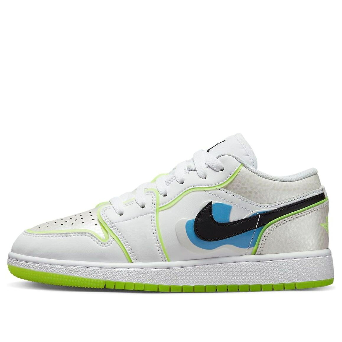 ナイキ ジョーダン 白色 ホワイト プラチナム 黒色 ブラック 'WARPED SWOOSH' ジュニア キッズ JORDAN (GS) AIR 1 LOW DV1324-117 / WHITE PLATINUM TINT VOLT BLACK ベビー マタニティ スニーカー|スニケス