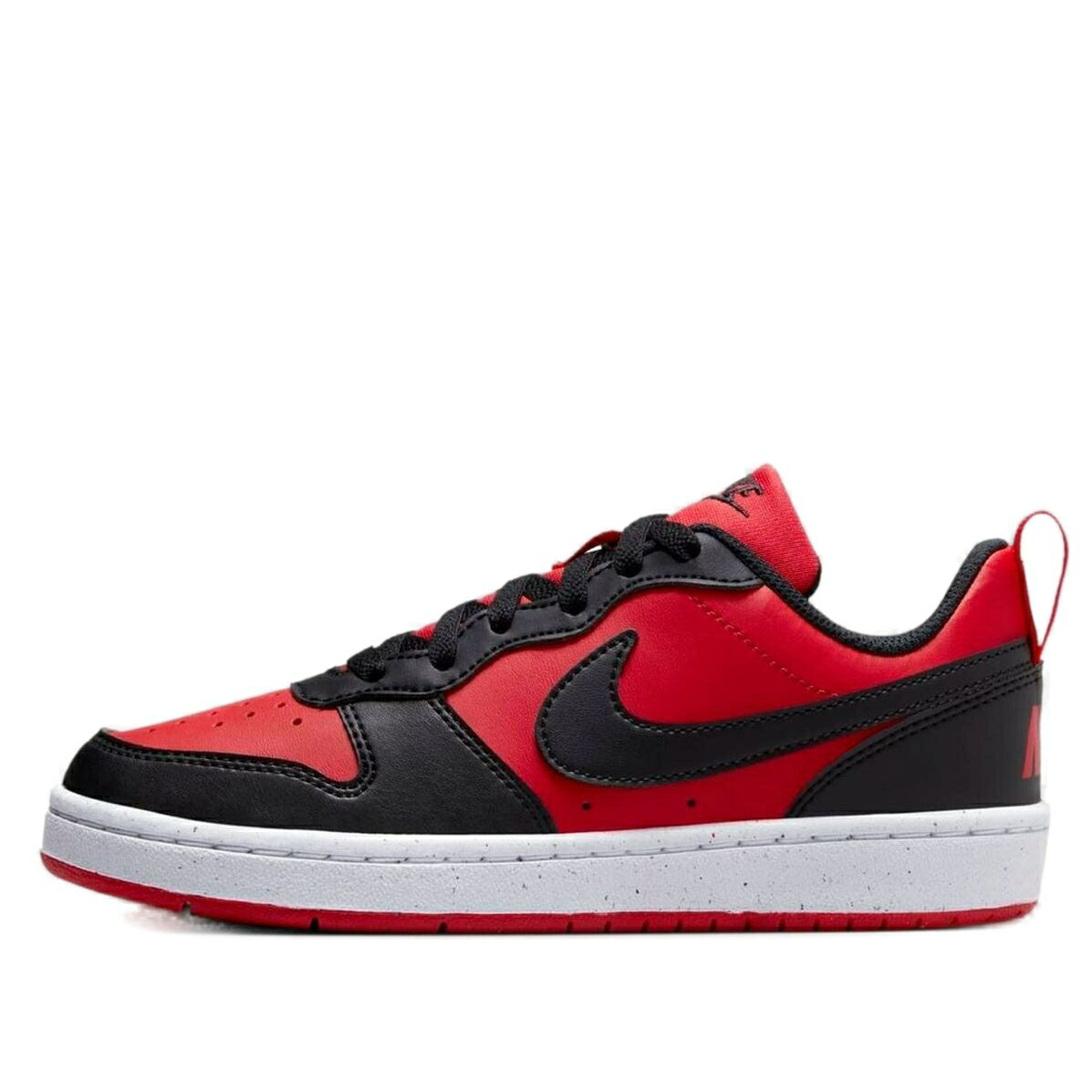 ナイキ コート 赤 レッド 黒色 ブラック 白色 ホワイト コートバーロウ 'UNIVERSITY BLACK' ジュニア キッズ NIKE (GS) COURT BOROUGH LOW RECRAFT RED DV5456-600 / UNIV RED BLACK WHITE ベビー マタニティ スニー