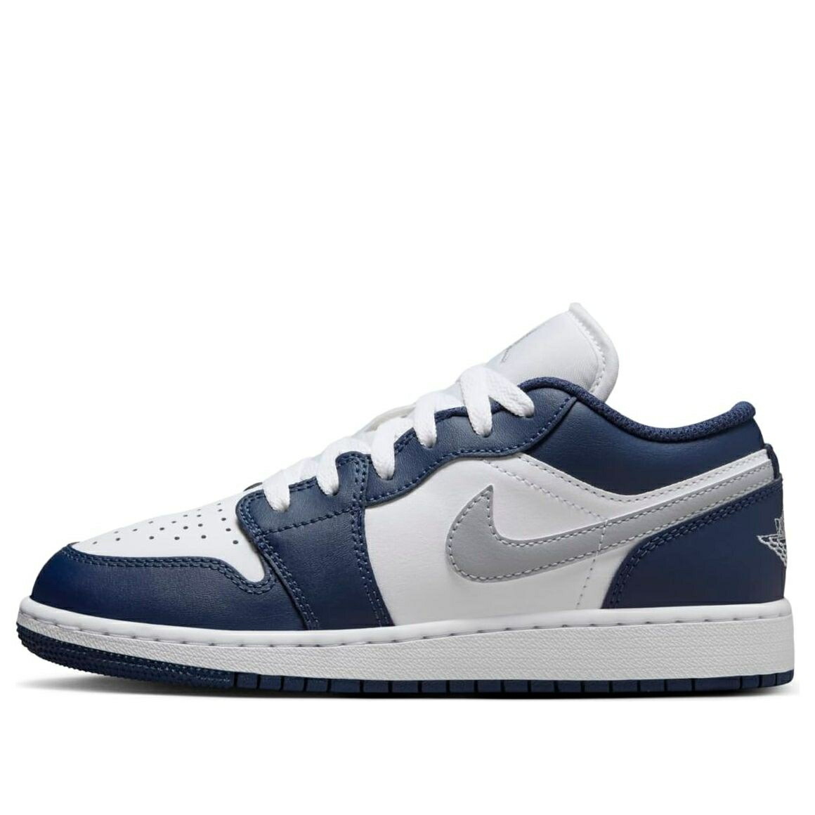 ナイキ ジョーダン 紺色 ネイビー 白色 ホワイト 灰色 グレー MIDNIGHT GREY ジュニア キッズ JORDAN (GS) AIR 1 LOW NAVY WOLF 553560-141 / WHITE MIDNIGHT NAVY WOLF GREY ベビー マタニティ スニーカー