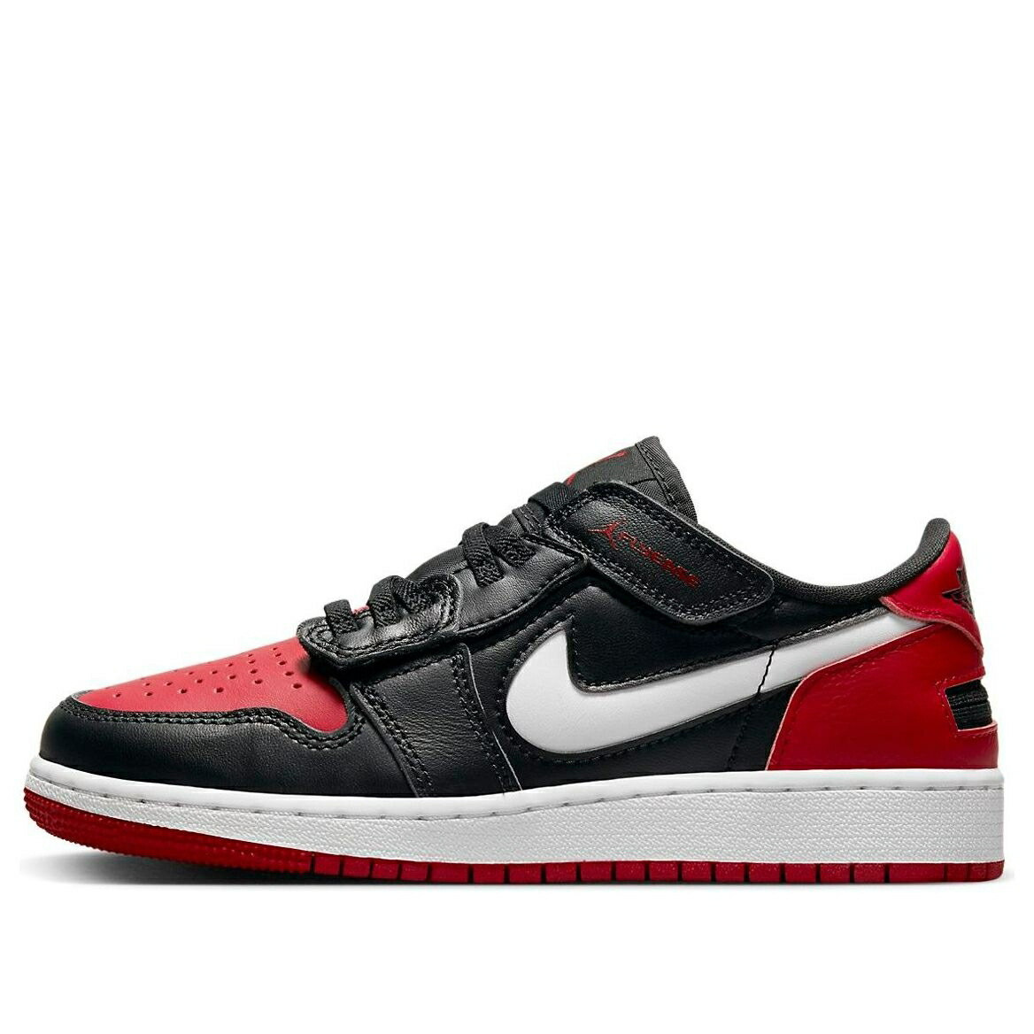 ナイキ ジョーダン 黒色 ブラック 赤 レッド 白色 ホワイト ALTERNATE TOE ジュニア キッズ JORDAN (GS) AIR 1 LOW FLYEASE BRED DN4639-066 / BLACK GYM RED WHITE ベビー マタニティ スニーカー