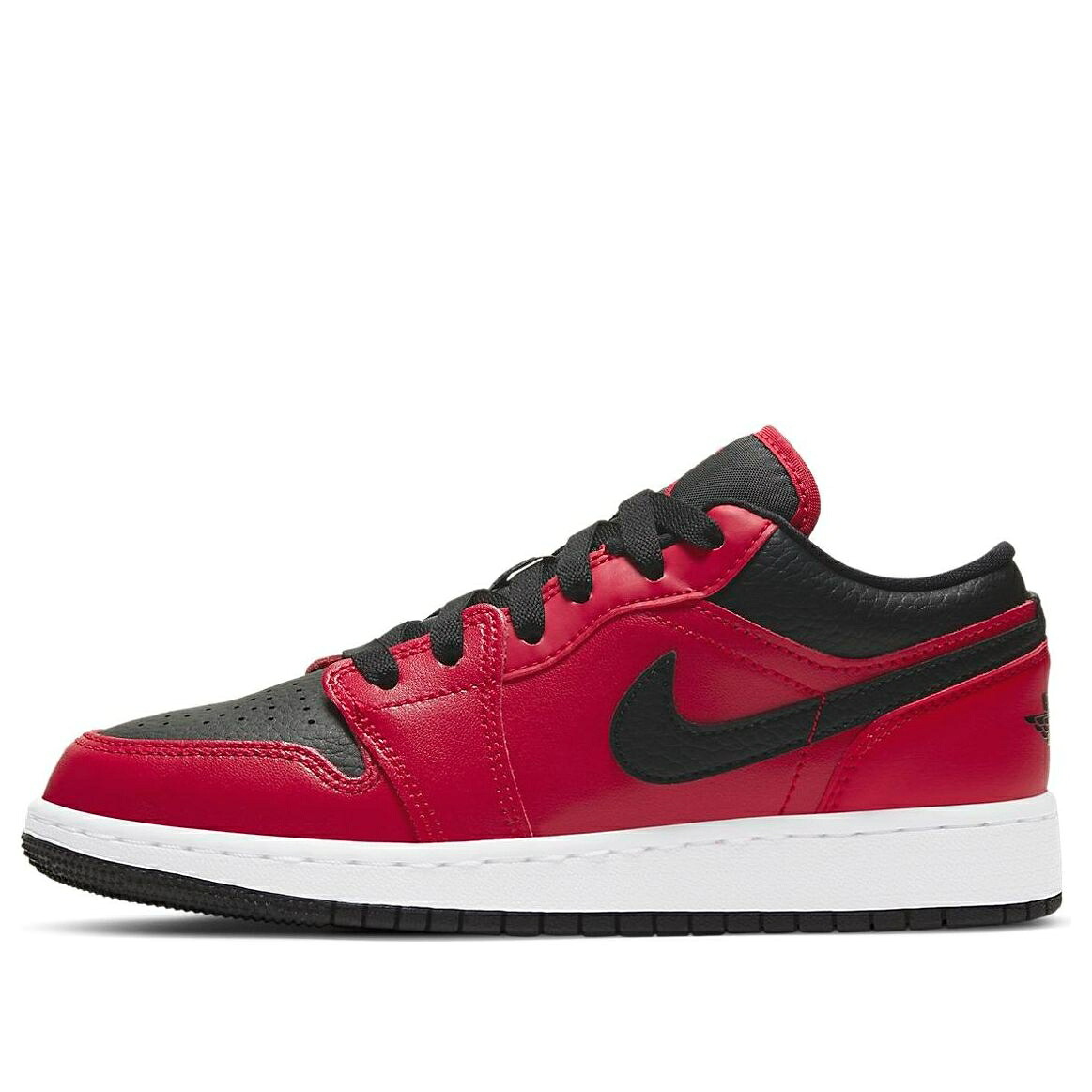 ナイキ ジョーダン 赤 レッド 黒色 ブラック 'REVERSE PEBBLED' ジュニア キッズ JORDAN (GS) AIR 1 LOW BRED 553560-605 / RED BLACK ベビー マタニティ スニーカー|スニケス