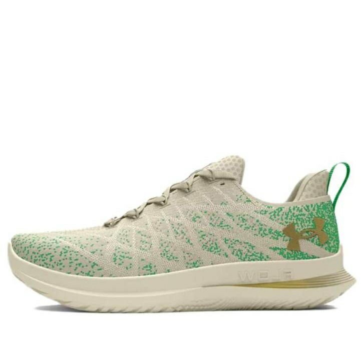 フローレス アイボリー コート 緑 グリーン アンダーアーマー ETCHED STONE スニーカー メンズ UNDER ARMOUR UNDER ARMOUR FLOW VELOCITI 3 IN 3027327-100 / IVORY DUNE COURT GREEN METALLIC