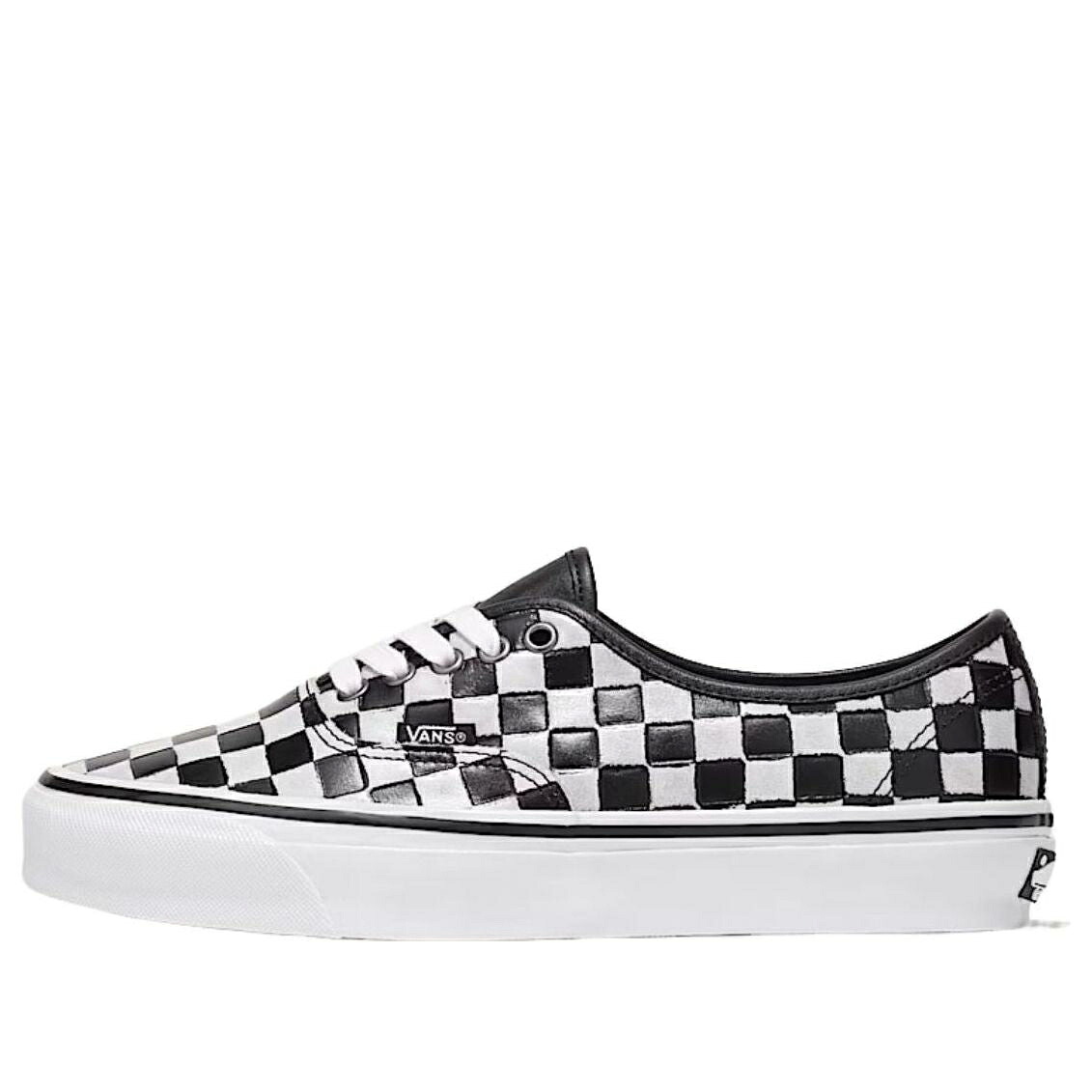 ヴァンズ バンズ オーセンティック 白色 ホワイト 黒色 ブラック 'CHECKERBOARD BLACK' スニーカー メンズ VANS OTW AUTHENTIC 44 VIBRAM WHITE VN000DCNBZW / CHECKERBOARD WHITE BLACK|スニケス