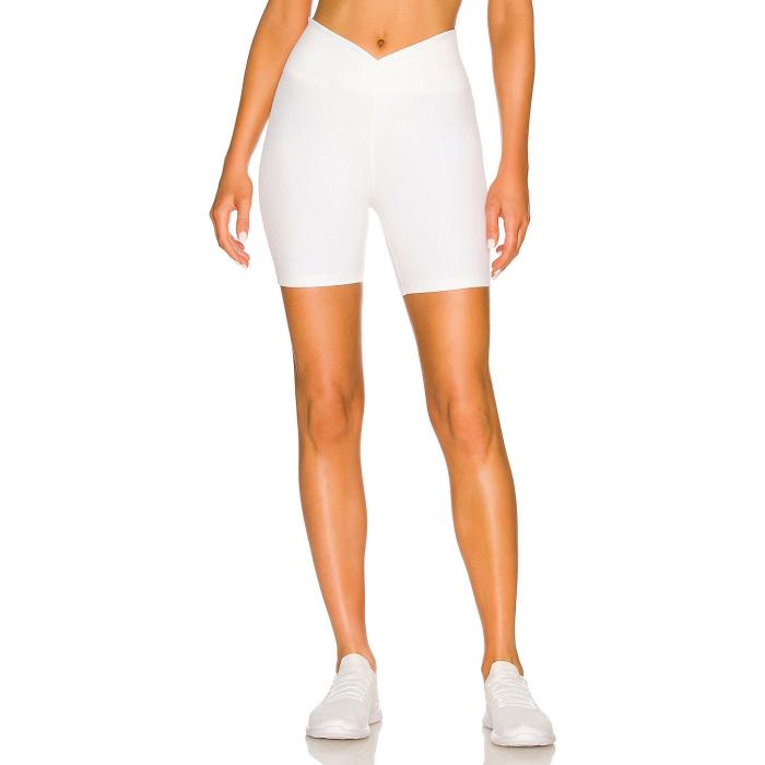 Year Of Ours 【 V Waist Biker Short Women White 】 レディースファッション ボトムス パンツ レディース 白色 ホワイト