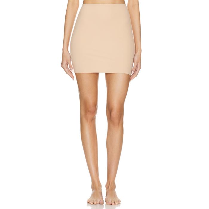 命令すること Commando 【 Classic Mini Half Slip With Control Short Women Beige 】 古典派音楽 二分の一 レディース ベージュ