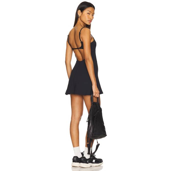 Wellbeing + Beingwell 【 Movewell Astrid Dress Women Black 】 御召しもの レディース 黒いこと 黒いこと