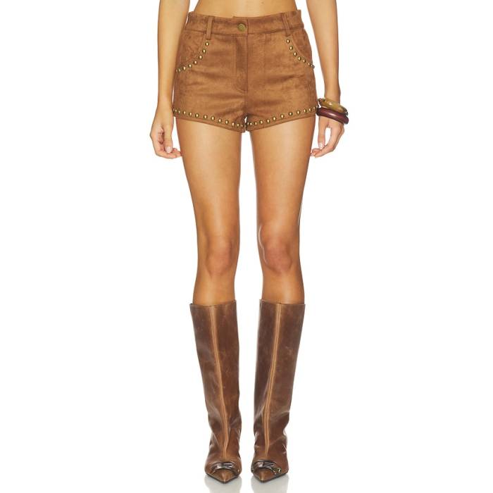 More To Come 【 Leanan Studded Faux Suede Short Women Tan 】 スエード・スウェード レディース|スニケス