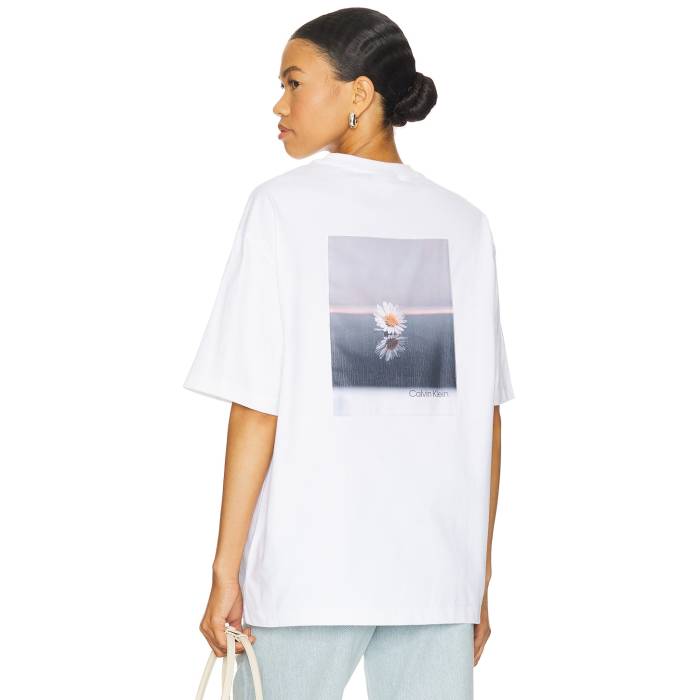 カルバンクライン Calvin Klein 【 Flower Applique Relaxed Crewneck Tee Unisex Brilliant White 】 Tシャツ ユニセックス 白色 ホワイト|スニケス