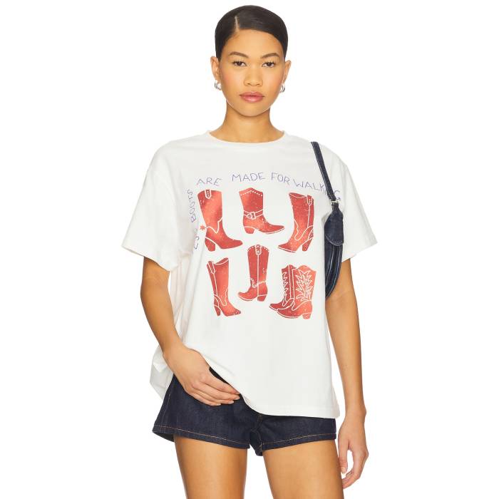 Found 【 X Revolve Crimson Trails Boots Tee Women White 】 クリムゾン ブーツ Tシャツ レディースファッション トップス Tシャツ カットソー レディース 白色 ホワイト