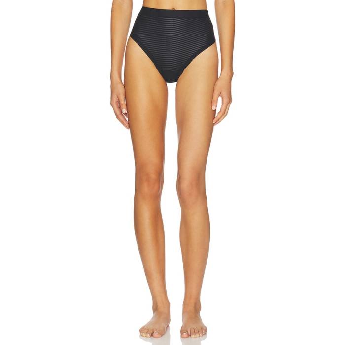 渡り間クス Spanx 【 Shape Invisible Thong Women Very Black 】 レディース 黒いこと 黒いこと