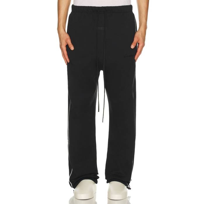 Fear Of God Essentials 【 Sporty Nylon Relaxed Sweatpant With Piping Men Jet Black &Amp; Cloud White 】 ナイロン メンズ 黒色 ブラック 白色 ホワイト|スニケス