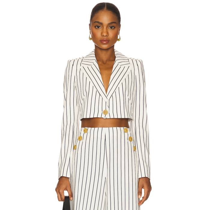 L'agence 【 Izzie Cropped Blazer Women Vintage White & Black Pinstripe 】 ブレイザー レディースファッション コート ジャケット レディース vintage ビンテージ・ヴィンテージ 白色 ホワイト 黒色 ブラック