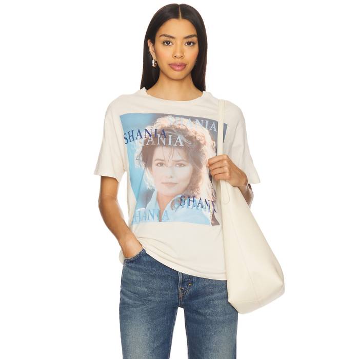 Daydreamer 【 Shania Twain Woman In Me Boyfriend Tee Women Dirty White 】 Tシャツ レディースファッション トップス Tシャツ カットソー レディース 白色 ホワイト