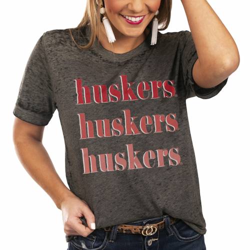 新品本物 楽天市場 ゲームデイカルチャー Gameday Couture ネブラスカ レディース Tシャツ チャコール Women S Gameday Couture Nebraska Huskers Better Than Basic Boyfriend Tshirt Charcoal レディースファッション トップス T スニケス 楽天市場 Www
