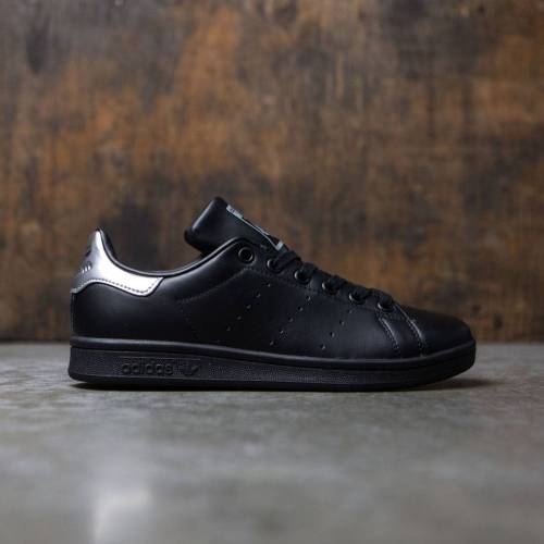 アディダス コア 黒色 ブラック スタンスミス スニーカー レディース 【 ADIDAS WOMEN STAN SMITH (BLACK / CORE BLACK SUPCOL) BLACK CORE BLACK SUPCOL 】|スニケス