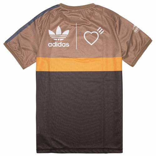 アディダス グラフィック Tシャツ 茶色 ブラウン メンズ 【 ADIDAS X HUMAN MADE MEN GRAPHIC TEE (BROWN / CARDBOARD TANGERINE) BROWN CARDBOARD TANGERINE 】 メンズファッション トップス カットソー