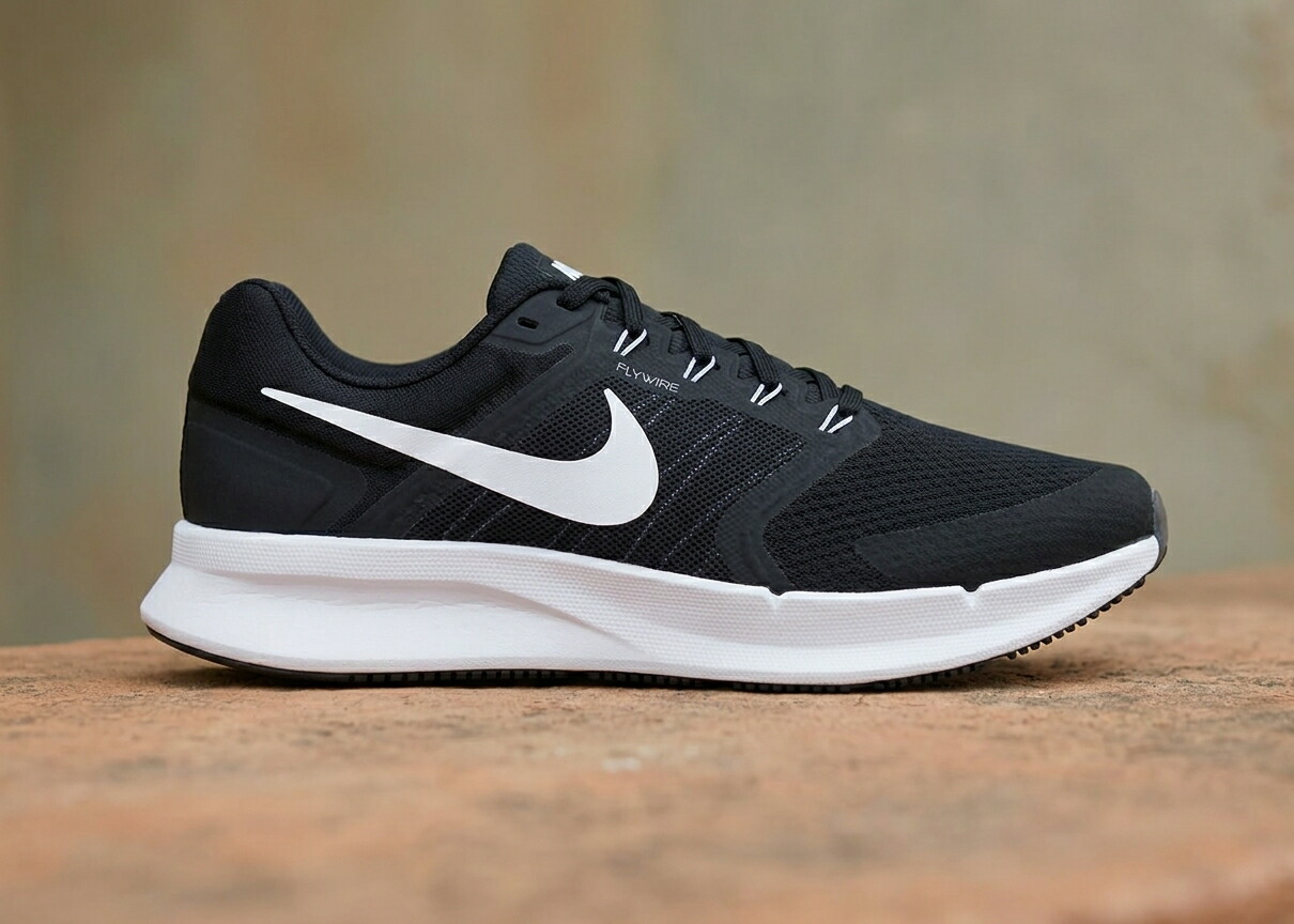 ナイキ NIKE RUN SWIFT 3 スニーカー メンズ ブラック ホワイト グレー ランニング