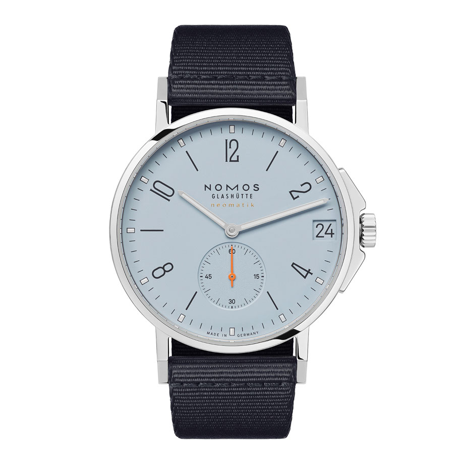 ノモスグラスヒュッテ　NOMOS Glash・・tte Club Sport neomatik 38 Date Sky スカイ38mm　自動巻　防水　ドイツ製　機械式腕時計　スカイブルー 水色　526