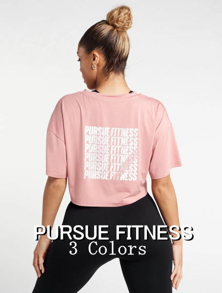 PURSUE FITNESS スポーツ Tシャツ レディース 大きいサイズ スポーツウェア Tシャツ レディース ジム クロップ丈 半袖 オーバーサイズ トップス ヨガ バックグラフィック オーバーサイズTシャツ ボディビル レディース フィジーク ウェア 【取寄】【トップス単品】