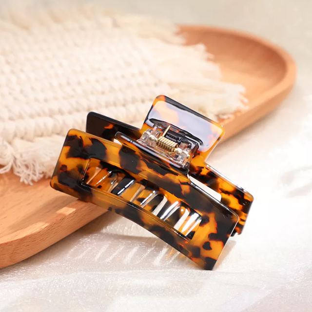 女性 と 女の子 のための大きなアクリルヒョウ柄の ヘア ピン ヘア アクセサリ 新しい コレクション