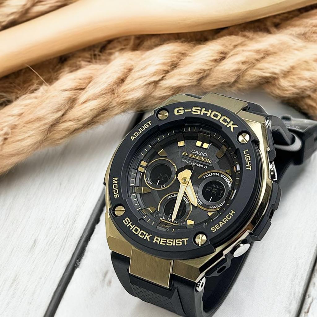 【人生と共に歩めるタフネス】新品&安心の正規品人気のGスチール国内正規品 GショックG-SHOCK カシオ メンズウオッチ アナデジ GST-W300G-1A9JF 電波ソーラー 大人のG-SHOCK Gスチール ダウンサイジング仕様 腕時計 ラッピング無料 愛の証 g-shock|時計のジュエリータイム ムラタ