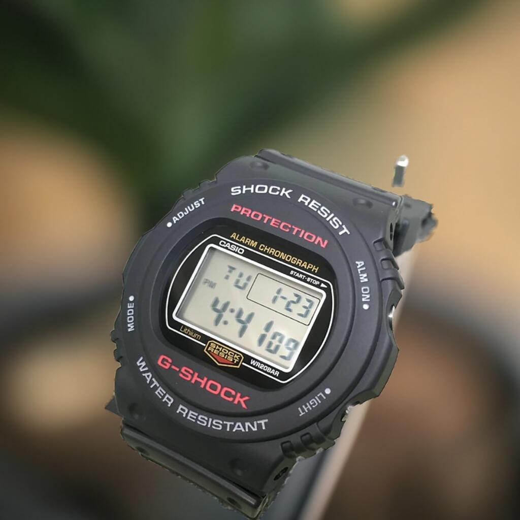 美品　未使用品　カシオ　DW5750E-1B スティング　35周年モデル液晶反転 美品 未使用品 カシオ DW5750E-1B スティング 35周年モデル液晶