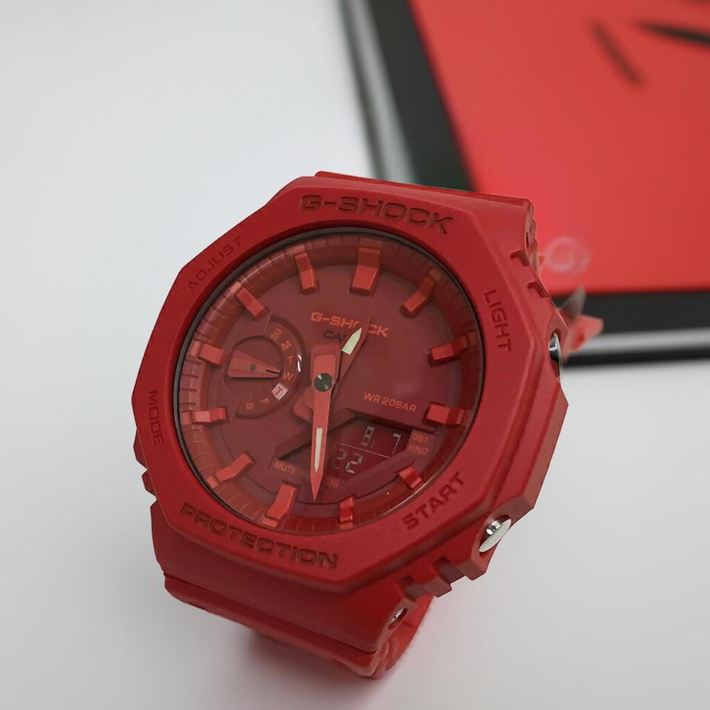 【人生と共に歩めるタフネス】新品＆安心の正規品還暦お祝いに真っ赤なG-SHOCK カシオ CASIO 腕時計 G-SHOCK ジーショック カーボンコアガード GA-2100-4AJF 流通限定モデルメンズ腕時計