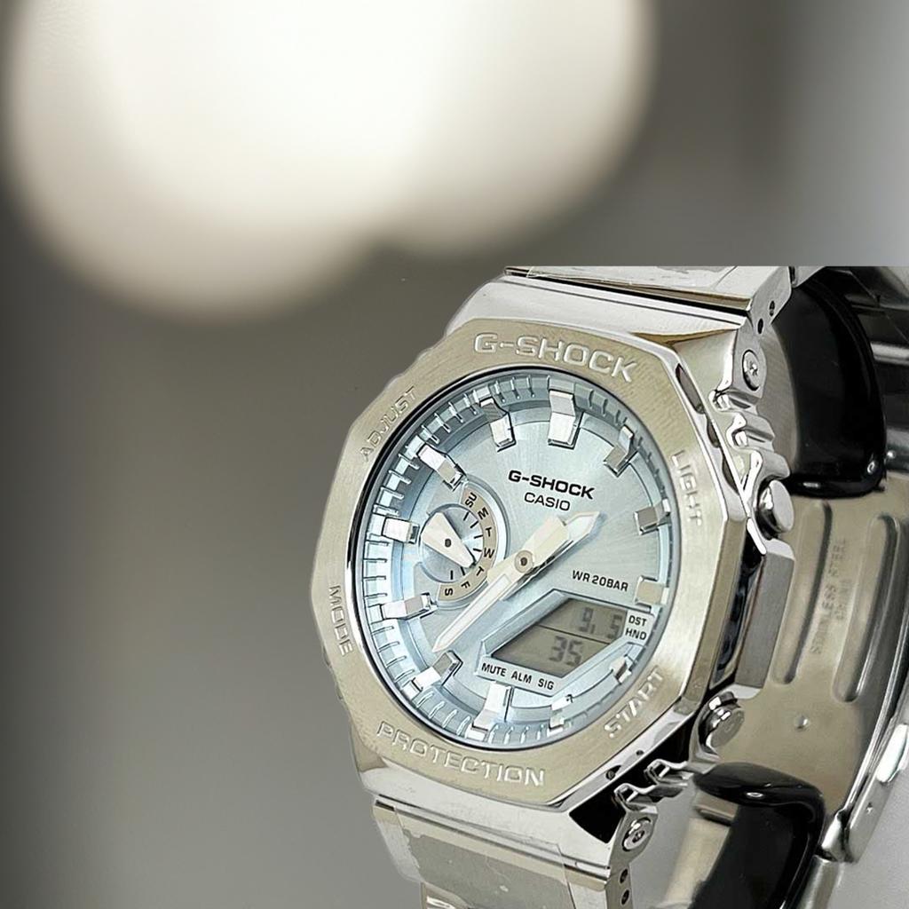 【人生と共に歩めるタフネス】新品＆安心の正規品杯盤希少品G-SHOCK ジーショック カシオメンズウオッチ メンズ腕時計 国内正規品 メタルベゼル・バンドモデル GM-2110D-2AJF メンズ シルバー　文字盤カラーはアイスブルー