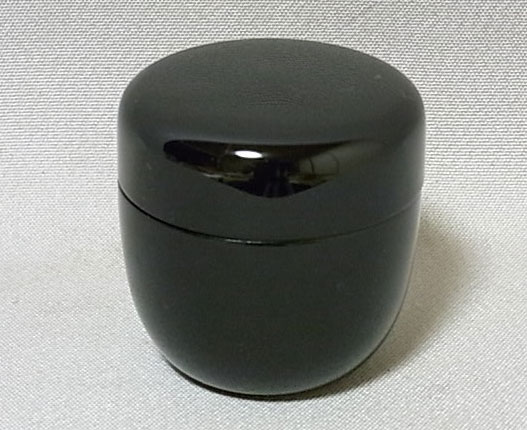 【生産中。再入荷4月～5月予定】山中塗 2寸棗(真塗・黒) 小棗 二寸棗 木製 紙箱入り【大津袋に入れやすい！】