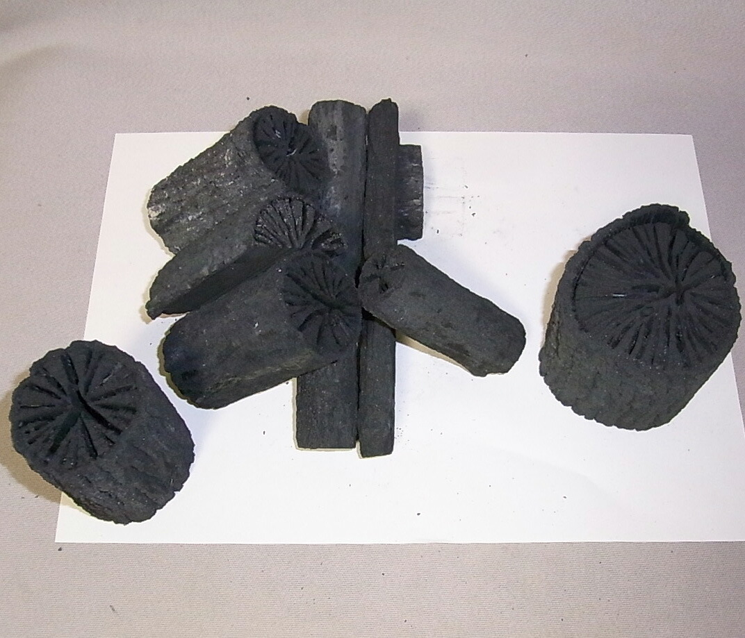 茶道クヌギ炭愛媛県産１，５キロ×６箱 炉用 胴炭（小箱） – 茶炭俱楽部