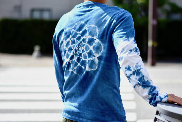 貨物輸送無料 ASCENSION（アセンション）曼荼羅 TIE-DYE TEE  藍染（黒部の名水染め続きもの）メンズ・レディース・自然的・刷り上げる・一風変わった ロンティ 座標 as-800