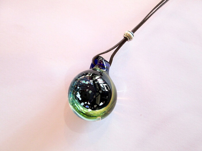 TaigaGlass (タイガグラス) ペンダント（宇宙ガラス　ペンダントトップ お香立て 灰皿 ガラス パイレックスガラス 硼珪酸ガラス ボロシリケイトガラス プレゼント・小物・アクセサリー）taiga-098