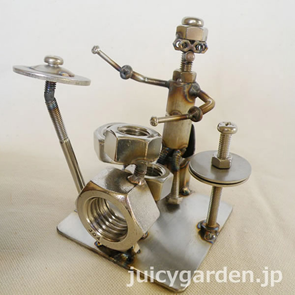 【値下げ】ソンブレロを被った部品の男　ボルト　ナット　バネ　置物　オブジェ　中米 値下げ】ソンブレロを被った部品の男 ボルト ナット バネ 置物